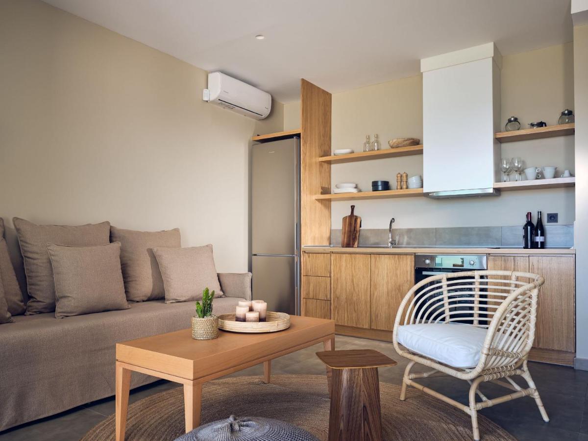 Oceanis Suites With Private Heated Pools And Sea View, By Zantewize Kypseli Eksteriør bilde